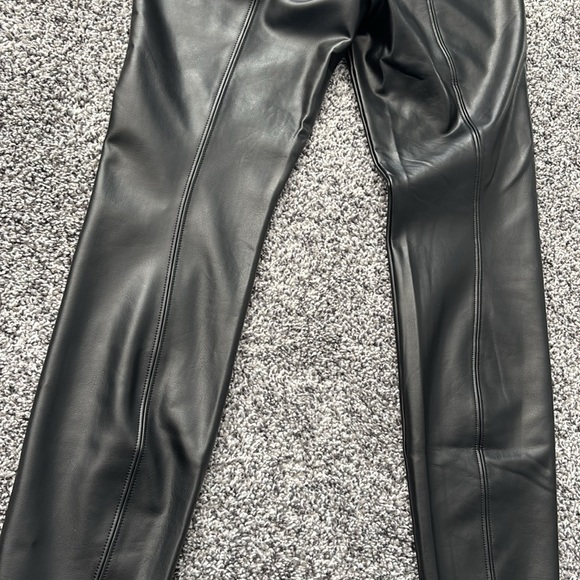 NWT White House Black Market Runway Faux Leather Leggings Size 2P - Picture 8 of 12